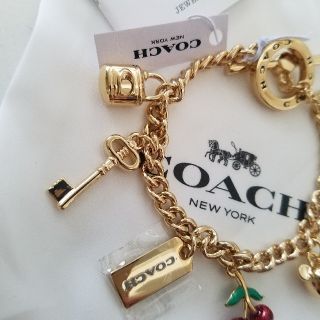 新品【コーチ COACH】チャーム ブレスレット(ハート.クマ.チェリー.鍵)