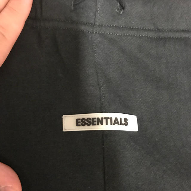 FEAR OF GOD(フィアオブゴッド)のessentials パンツ メンズのトップス(スウェット)の商品写真