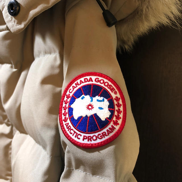 CANADA GOOSE(カナダグース)の美品 カナダグース レディース M ベルビル レディースのジャケット/アウター(ダウンジャケット)の商品写真