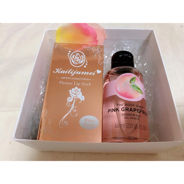 THE BODY SHOP(ザボディショップ)のTANP(ボディーシャンプー、フラワーリップ) コスメ/美容のボディケア(その他)の商品写真