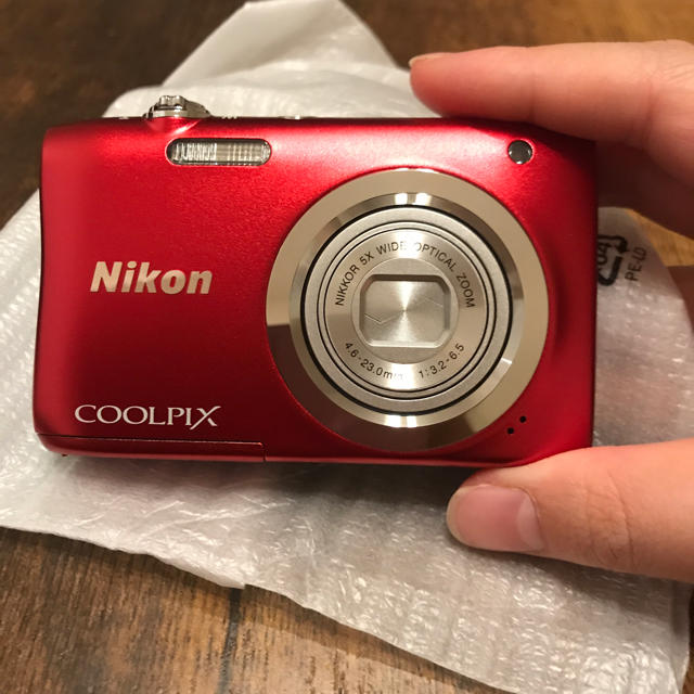 Nikon(ニコン)のCOOLPIX A100 新品未使用 スマホ/家電/カメラのカメラ(コンパクトデジタルカメラ)の商品写真