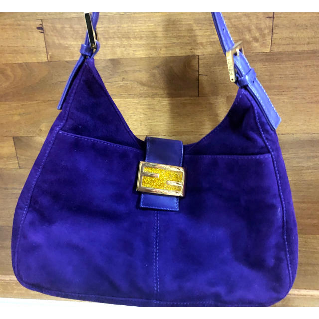 未使用 本物♡FENDI ショルダーバッグ 紫 パープル-