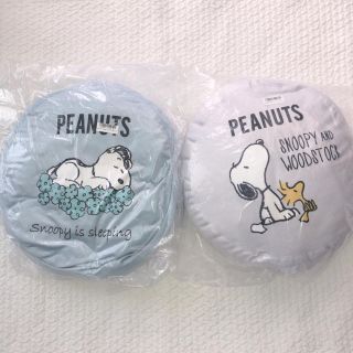 ピーナッツ(PEANUTS)の【お値下げ中】スヌーピー クッション BIG 2つSET(キャラクターグッズ)