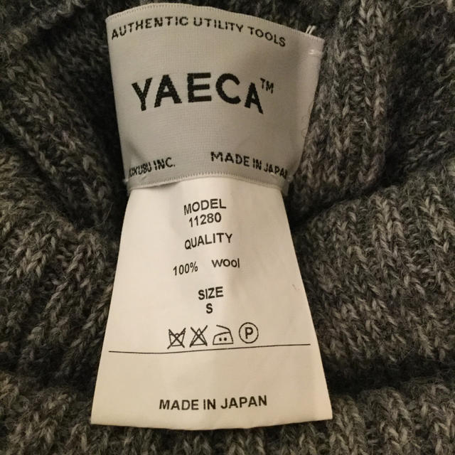 YAECA(ヤエカ)のヤエカ　ニットポンチョ レディースのジャケット/アウター(ポンチョ)の商品写真