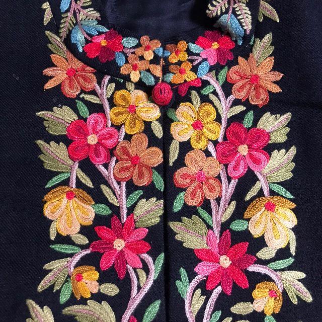 インド製 花柄 刺繍 ノーカラー ジャケット チャイナ風 カンフー 黒 ブラック