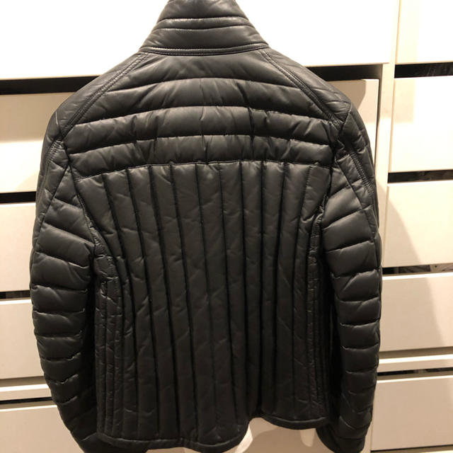 通常配送料無料 MONCLER - MONCLER ダウンジャケット 購入の割引 -nilhorse.com.br