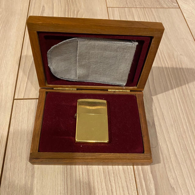 ZIPPO(ジッポー)のzippo 18kt solid gold オイルライター メンズのファッション小物(タバコグッズ)の商品写真