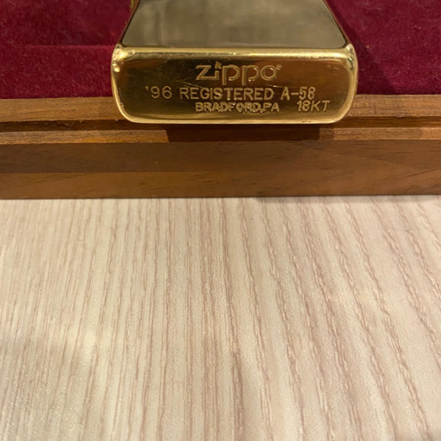 ZIPPO(ジッポー)のzippo 18kt solid gold オイルライター メンズのファッション小物(タバコグッズ)の商品写真