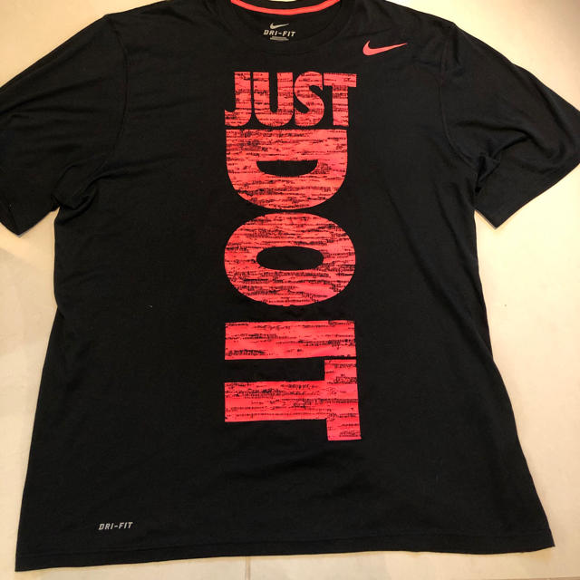 NIKE(ナイキ)のナイキ　黒Tシャツ メンズのトップス(Tシャツ/カットソー(半袖/袖なし))の商品写真