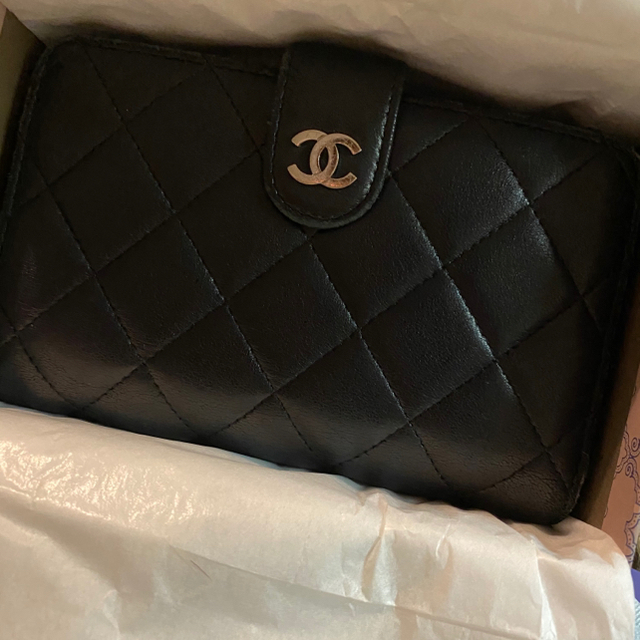 CHANEL(シャネル)のCHANEL シャネル　マトラッセ　ラムスキン レディースのファッション小物(財布)の商品写真