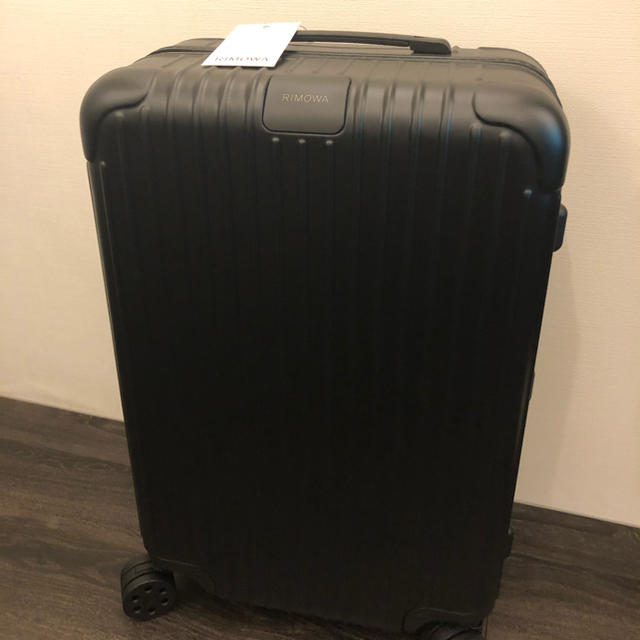 殿堂 リモワ RIMOWA - RIMOWA Essential 新品 M In Check トラベル