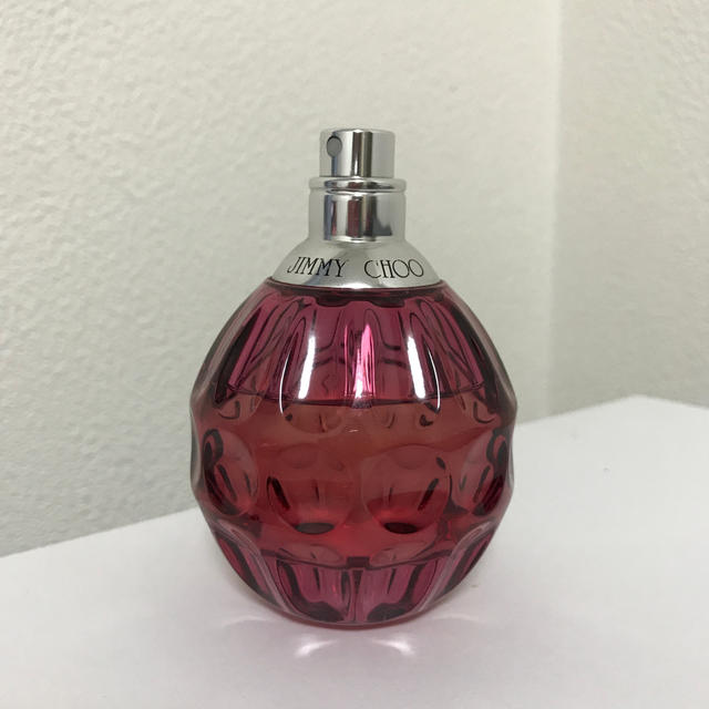 JIMMY CHOO(ジミーチュウ)のジミーチュウ エキゾチック　香水　60ml コスメ/美容の香水(香水(女性用))の商品写真