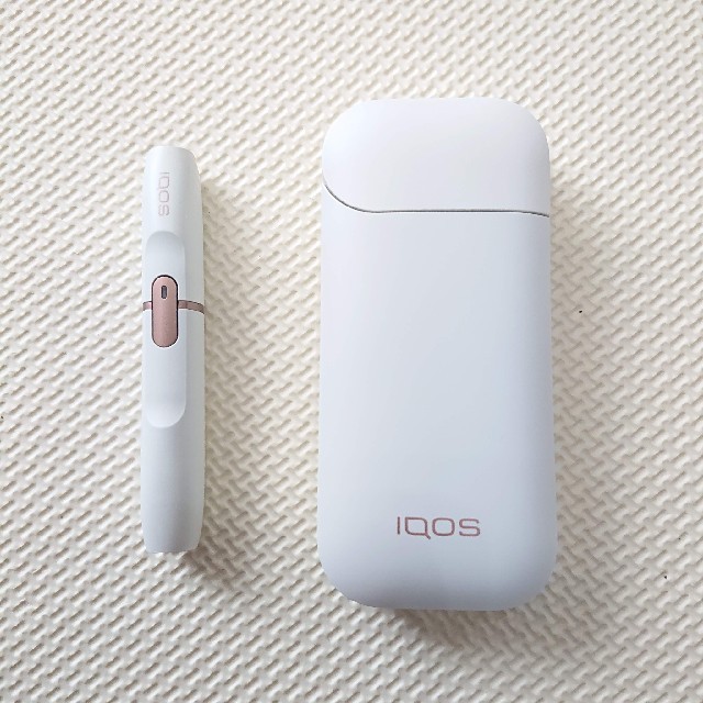 IQOS(アイコス)のiQOS 2.4 plus ホワイト メンズのファッション小物(タバコグッズ)の商品写真