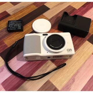 リコー(RICOH)のRICHO リコー GR DIGITAL4 ホワイトエディション(コンパクトデジタルカメラ)