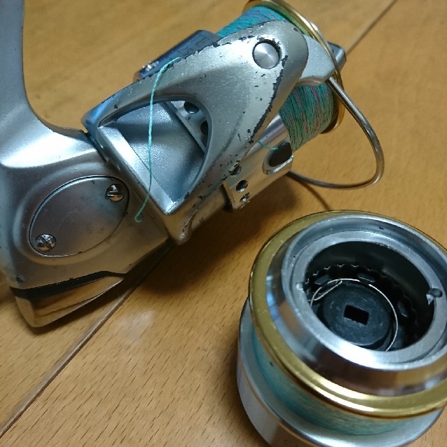 SHIMANO(シマノ)の98ステラ 2500 ジャンク 替えスプール付き スポーツ/アウトドアのフィッシング(リール)の商品写真