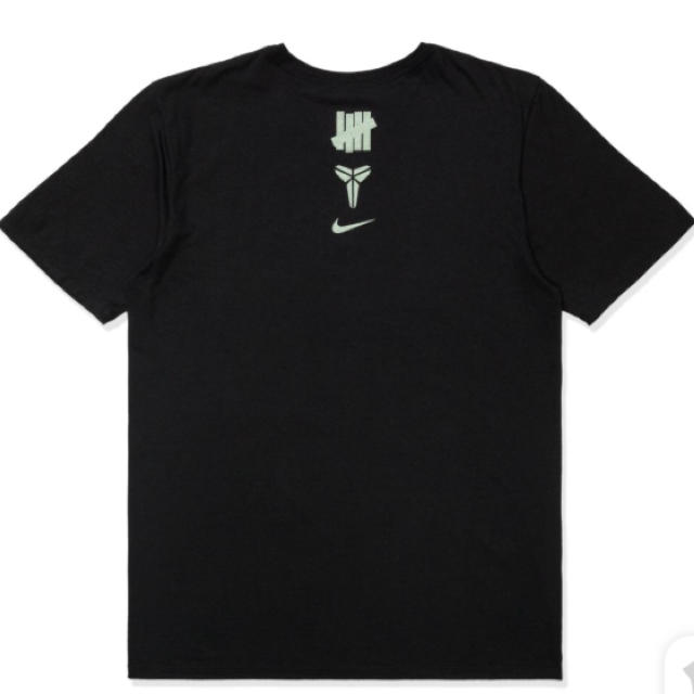 NIKE(ナイキ)のUNDEFEATED × NIKE KOBE TEE メンズのトップス(Tシャツ/カットソー(半袖/袖なし))の商品写真