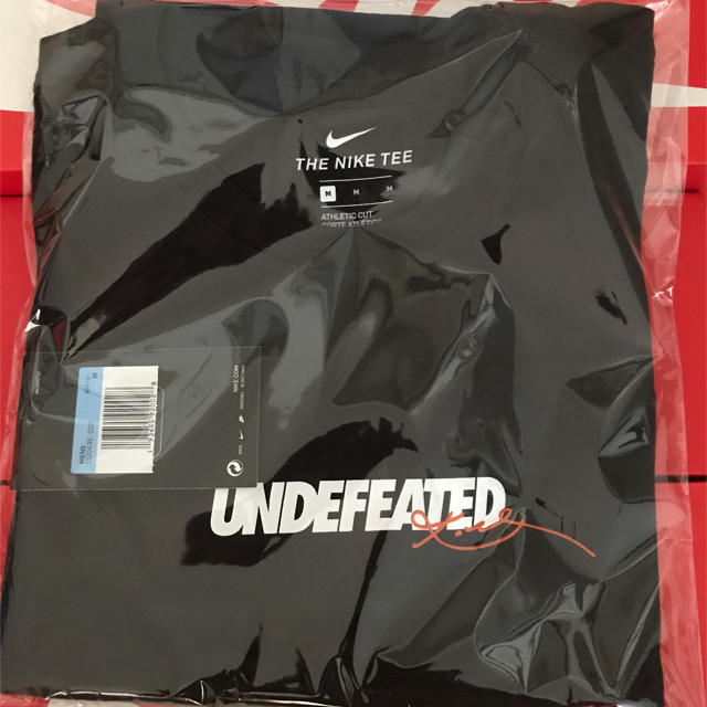 NIKE(ナイキ)のUNDEFEATED × NIKE KOBE TEE メンズのトップス(Tシャツ/カットソー(半袖/袖なし))の商品写真