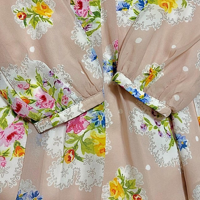 HAKKA(ハッカ)のハッカ花柄ワンピース　100㎝ キッズ/ベビー/マタニティのキッズ服女の子用(90cm~)(ワンピース)の商品写真