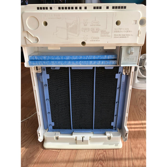 DAIKIN(ダイキン)のDAIKIN 空気清浄機　ACM75G-W スマホ/家電/カメラの生活家電(空気清浄器)の商品写真