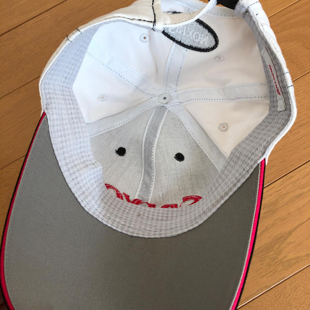 Srixon(スリクソン)の新品未使用タグ付き　スリクソン　キャップ レディースの帽子(キャップ)の商品写真