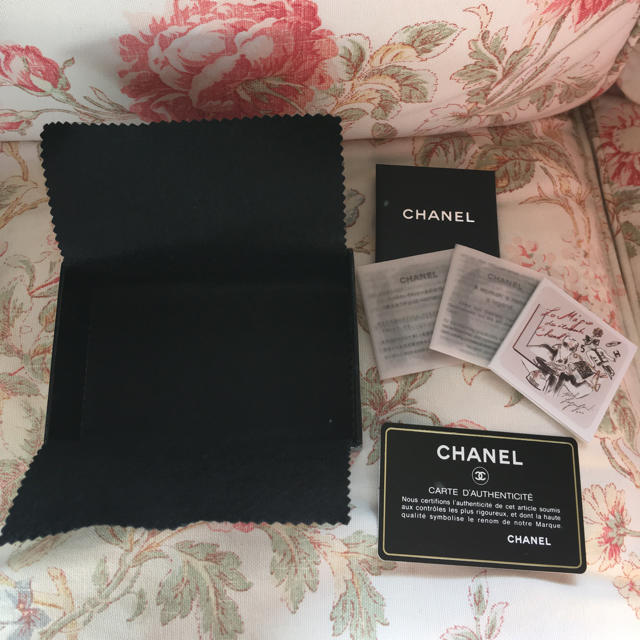 CHANEL(シャネル)のCHANEL シャネル 空箱　パスケース レディースのバッグ(ショップ袋)の商品写真
