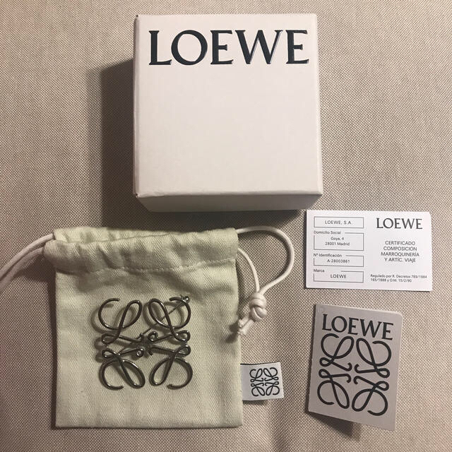 LOEWE(ロエベ)の【ジョジョ様専用】値下げしました★ロエベ ブローチ レディースのファッション小物(その他)の商品写真