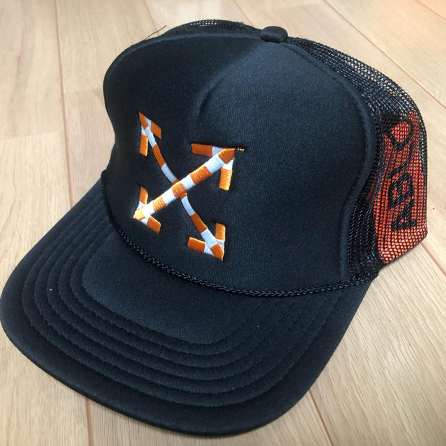 OFF-WHITE(オフホワイト)のMCA Art Cap off white オフホワイト　シュプリーム　ナイキ メンズの帽子(キャップ)の商品写真