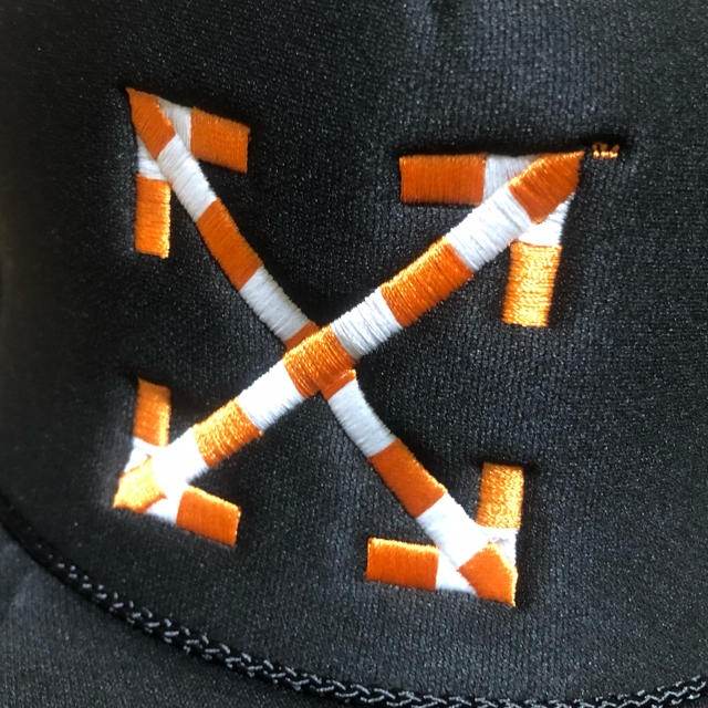 OFF-WHITE(オフホワイト)のMCA Art Cap off white オフホワイト　シュプリーム　ナイキ メンズの帽子(キャップ)の商品写真