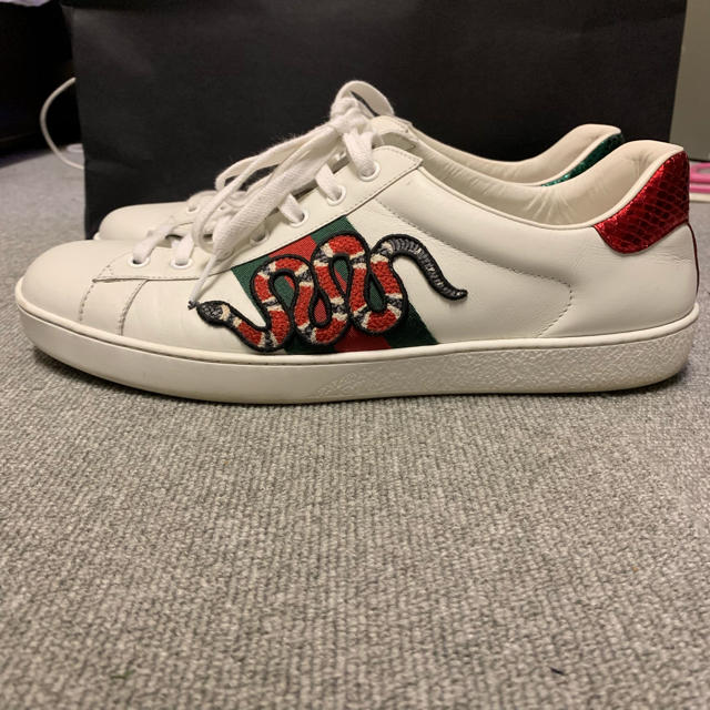 Gucci(グッチ)の最終値下げ！！ グッチ エース メンズ エンブロイダリー付き スニーカー メンズの靴/シューズ(スニーカー)の商品写真