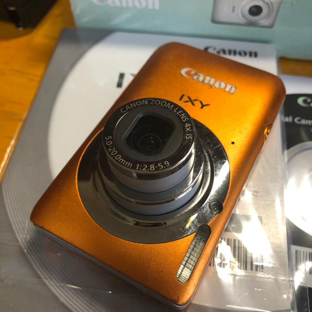 Canon(キヤノン)のCanon IXY 210F OR スマホ/家電/カメラのカメラ(コンパクトデジタルカメラ)の商品写真