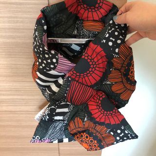 マリメッコ(marimekko)のUNIQLO × marimekko ダウンマフラー　日本未発売(マフラー/ショール)