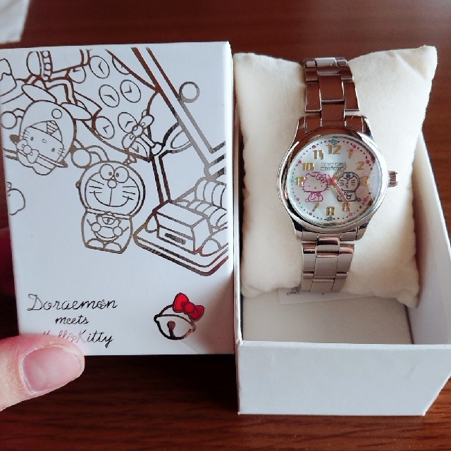 国内初の直営店 SEIKO LUKIA ハローキティコラボ HELLO KITTY 腕時計