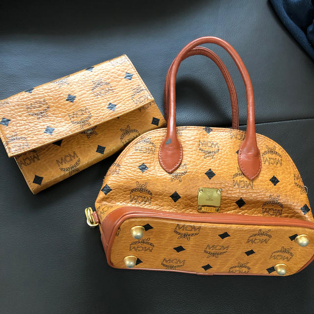 MCM(エムシーエム)のMCMバッグ財布 レディースのバッグ(ハンドバッグ)の商品写真