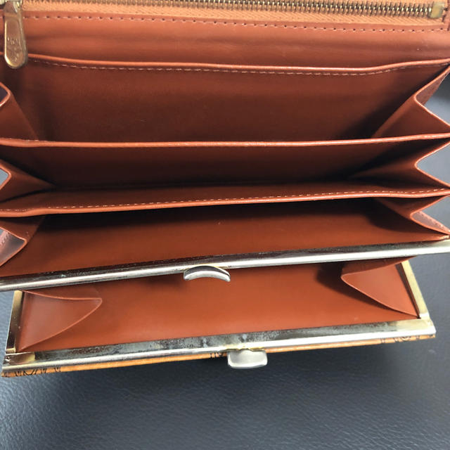 MCM(エムシーエム)のMCMバッグ財布 レディースのバッグ(ハンドバッグ)の商品写真