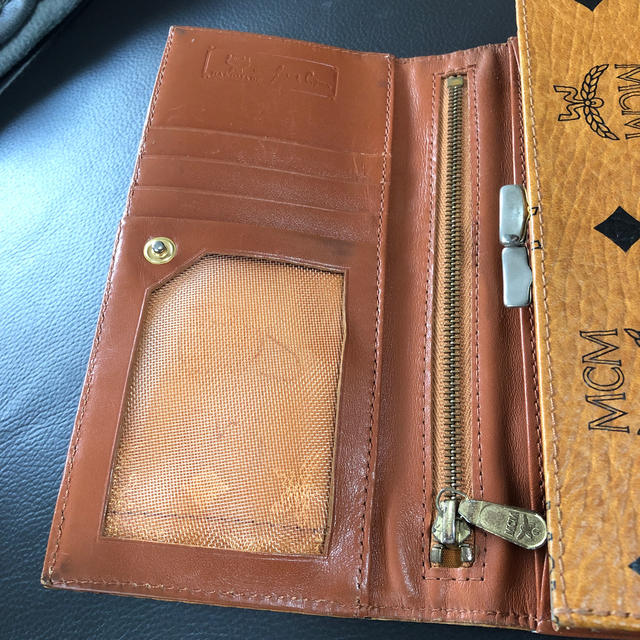 MCM(エムシーエム)のMCMバッグ財布 レディースのバッグ(ハンドバッグ)の商品写真