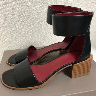 チャールズアンドキース(Charles and Keith)の★ぱるぱる様 専用★ CHARLES & KEITH サンダル 未使用品(サンダル)