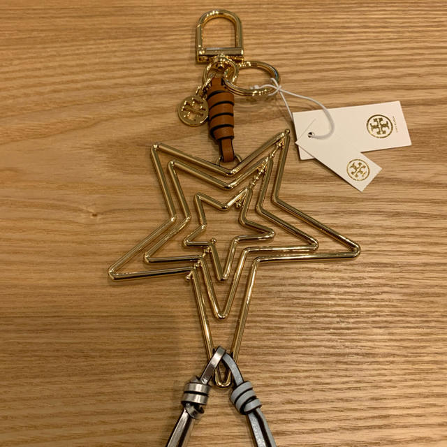 Tory Burch(トリーバーチ)のTory Burch spinning star tassel key fob レディースのファッション小物(キーホルダー)の商品写真