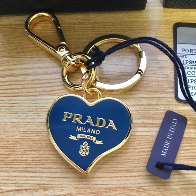 PRADA - プラダ キーホルダー 新品未使用の通販 by 花｜プラダならラクマ