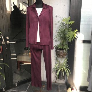 プリーツプリーズイッセイミヤケ(PLEATS PLEASE ISSEY MIYAKE)のプリーツプリーズ　ぶどう色セットアップ(スーツ)