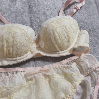 チュチュアンナ(tutuanna)のブラ ショーツ セット 新品未使用(ブラ&ショーツセット)