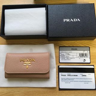 プラダ(PRADA)のプラダ　ベージュ　キーケース　新品未使用(キーケース)