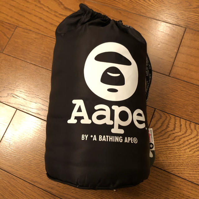 A BATHING APE(アベイシングエイプ)の正規品　AAPE エーエイプバイアベイシングエイプ　非売品　ブランケット インテリア/住まい/日用品のインテリア/住まい/日用品 その他(その他)の商品写真