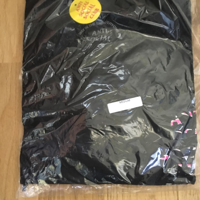 UNDEFEATED(アンディフィーテッド)のAnti Social Social Club ✖️Undefeated   黒 メンズのトップス(Tシャツ/カットソー(半袖/袖なし))の商品写真