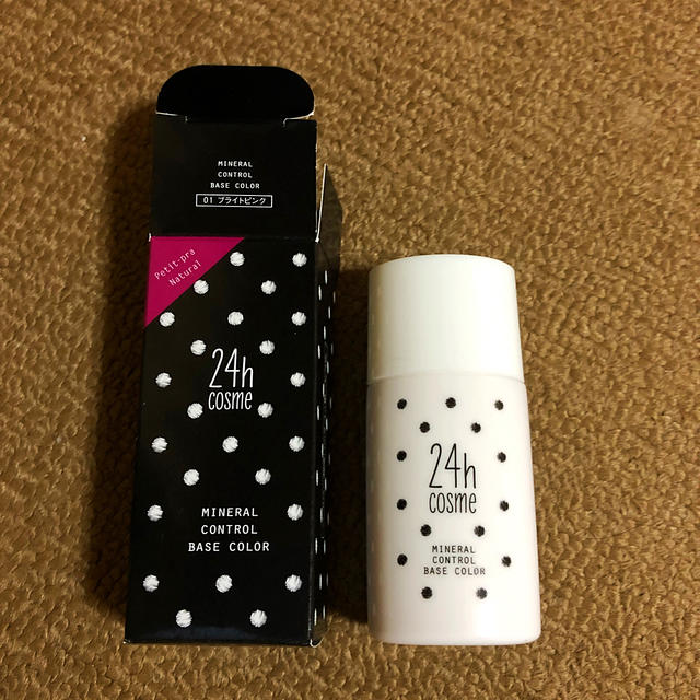 24h cosme(ニジュウヨンエイチコスメ)の24h cosme ミネラルコントロールベースカラー 01 ピンク　化粧下地 コスメ/美容のベースメイク/化粧品(化粧下地)の商品写真