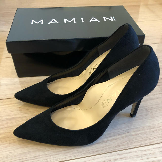 MAMIAN(マミアン)のマミアン　MAMIAN  パンプス　黒　ハイヒール9cm  サイズ23.5cm レディースの靴/シューズ(ハイヒール/パンプス)の商品写真