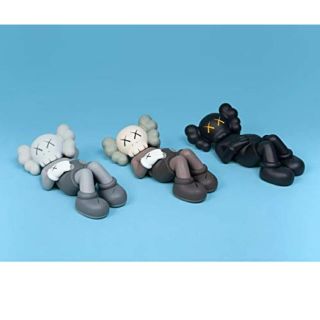 シュプリーム(Supreme)の【新品】KAWS:HOLIDAY JAPAN 9.5" Figures 3点(その他)