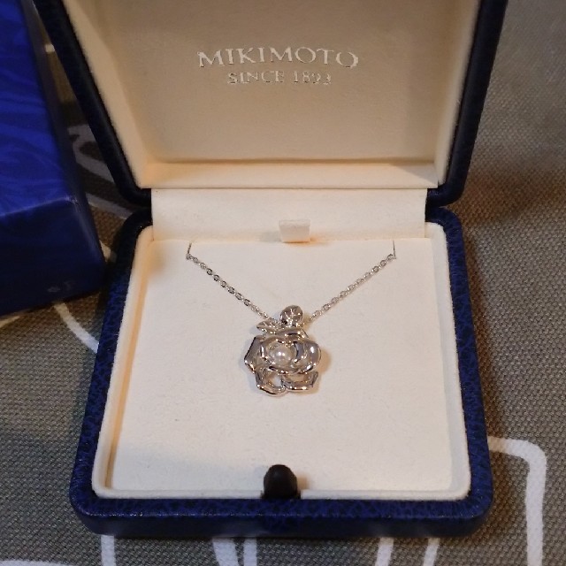 ミキモト MIKIMOTO K18WG パール ペンダント 44〜40cm アコヤ真珠(5.3mm) ダイヤモンド フラワーモチーフ スクエア ホワイトゴールド ネックレス 額縁 絵画 仕上げ済