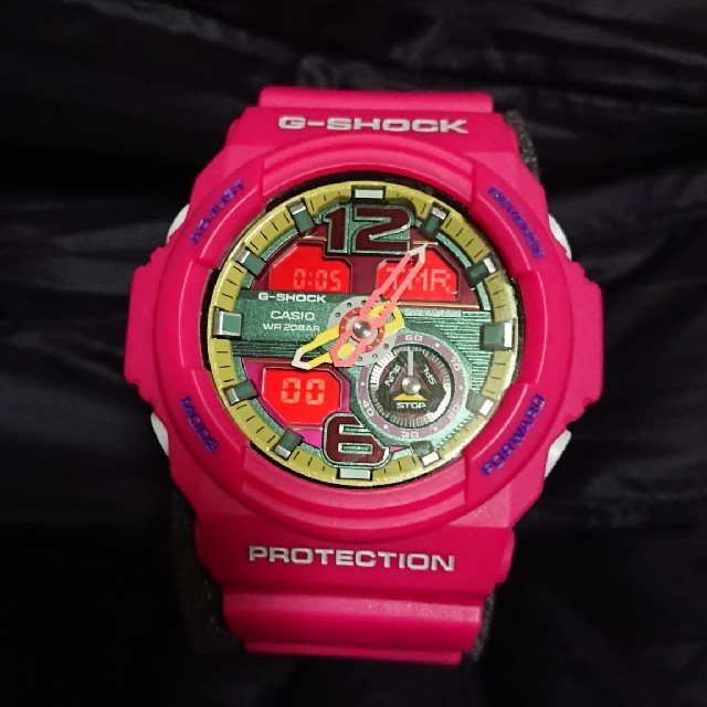 ジーショック 腕時計 CASIO ピンク G-SHOCK メンズの時計(腕時計(デジタル))の商品写真