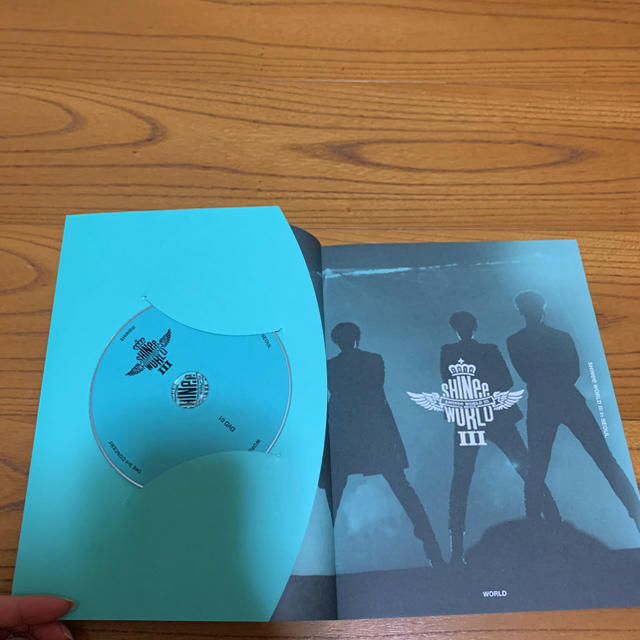 SHINee(シャイニー)のSHINee WORLD III in SEOUL DVD エンタメ/ホビーのDVD/ブルーレイ(ミュージック)の商品写真