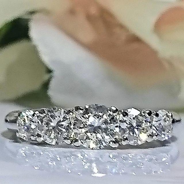 圧巻の煌めき❤️平和堂貿易 極上ダイヤモンド1.1ct！